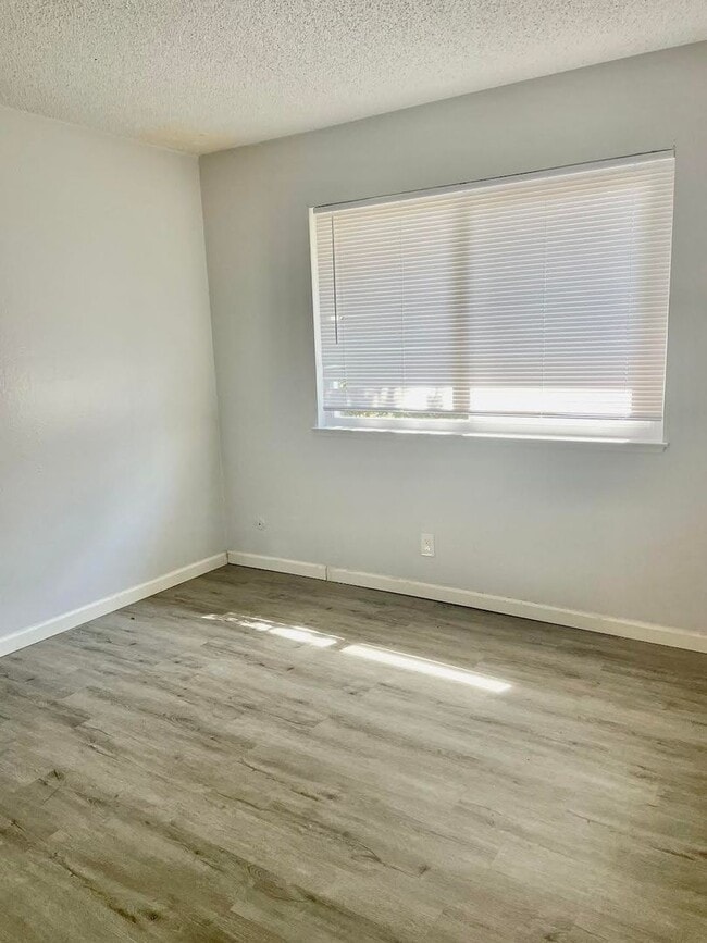 Building Photo - FOLSOM9051