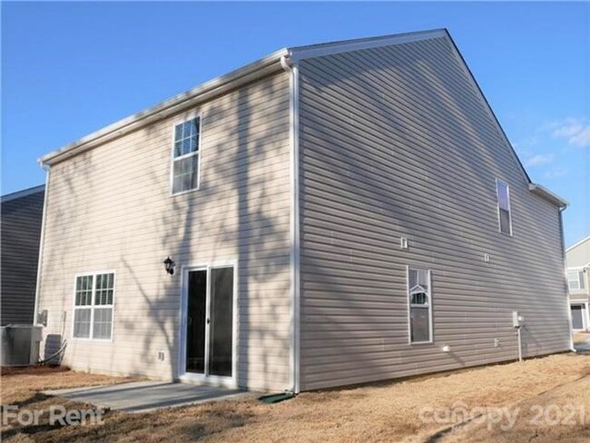 Building Photo - Beautiful Newer Home!!