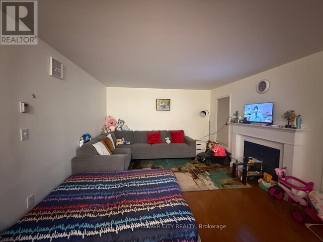 Building Photo - 12 Osgoode Street