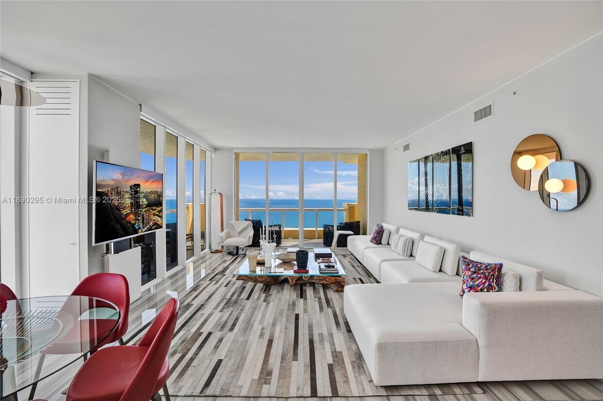 Primary Photo - 17875 Collins Ave