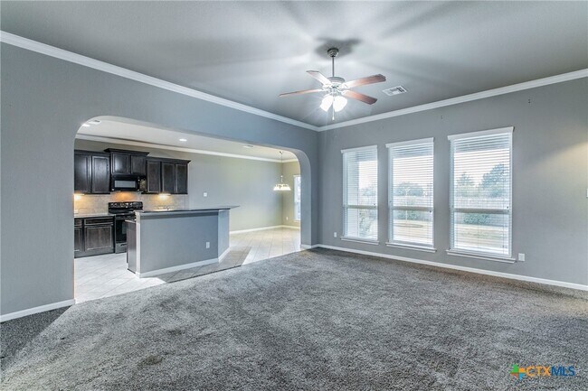 Foto del edificio - 1603 Neuberry Cliffe