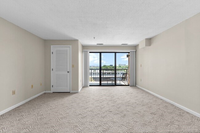 Living Room - 3920 Mystic Valley Pky