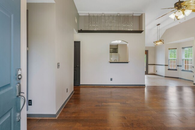 Foto del edificio - 1107 Saddle Creek Dr