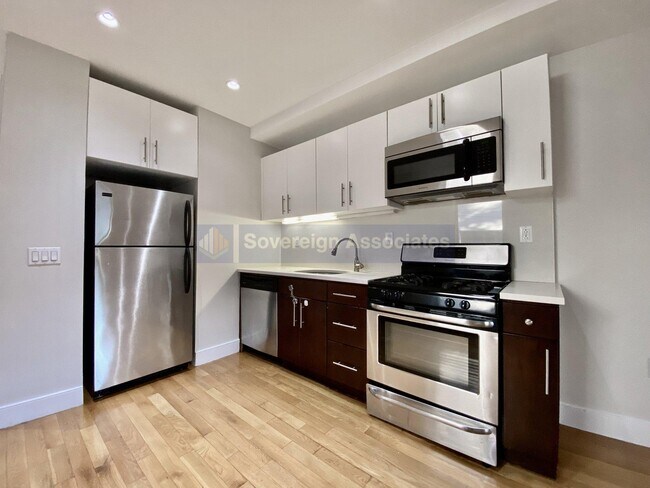 Building Photo - 626 Grand AVENUE