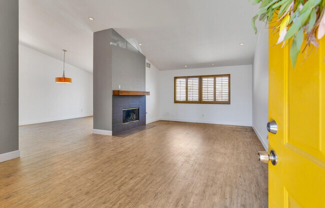 Foto del edificio - 64870 La Costa Ct