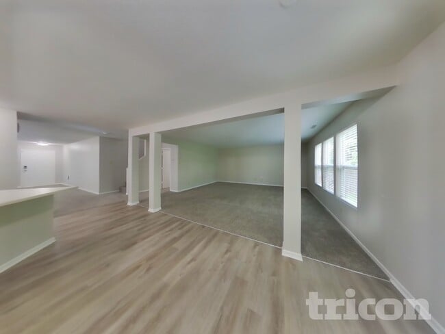 Building Photo - 1413 Bluestem Dr