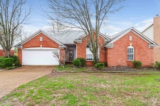 Building Photo - 827 Tropicana Dr E