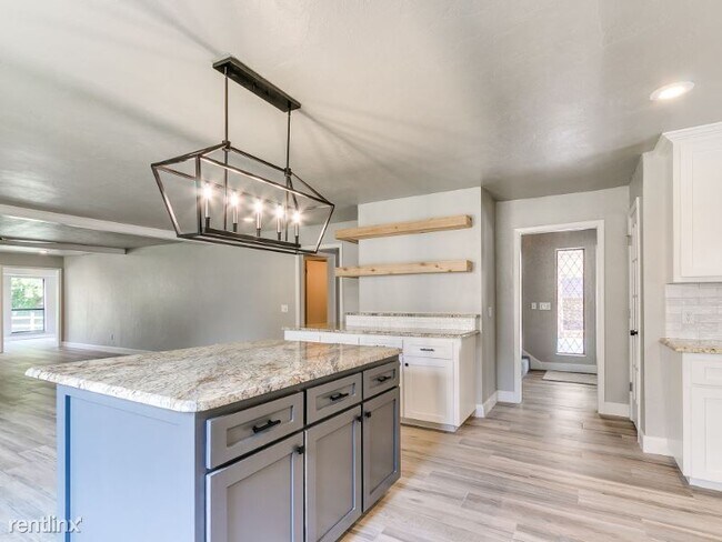 Building Photo - 5 br, 3.5 bath House - 11808 Woodbridge Rd