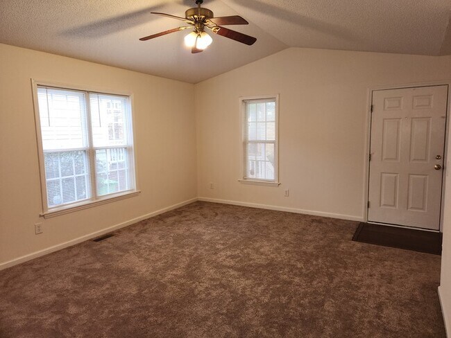 Foto del edificio - 860 Darby St, Raleigh, NC 27610