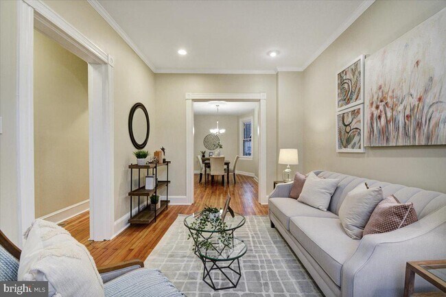 Sala de estar - 6 S Highland Ave