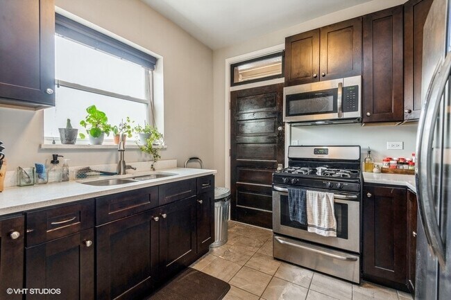 Foto del edificio - 2734 N Campbell Ave