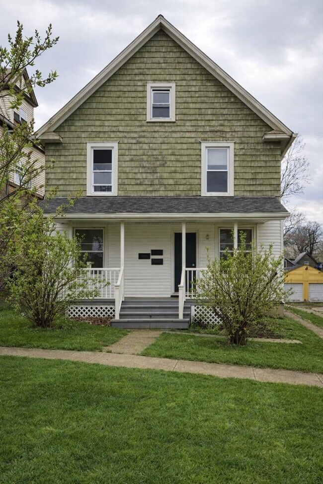 Foto del edificio - 818 Broad St