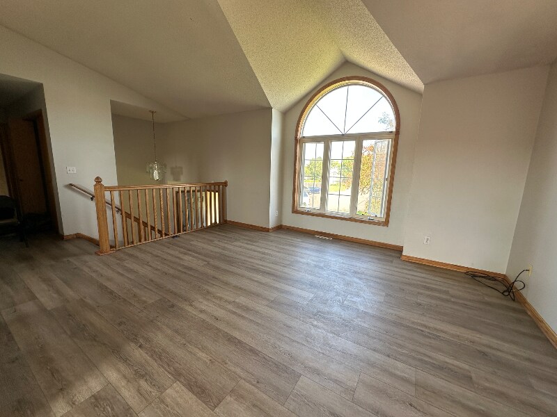 Foto principal - 6629 Parkway