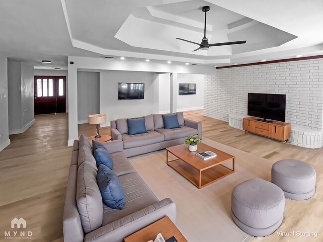 Foto del edificio - 1215 Spring Lake Dr