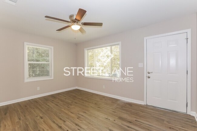 Foto del edificio - REDUCED! - NOW OFFERING $1000 OFF FIRST FU...