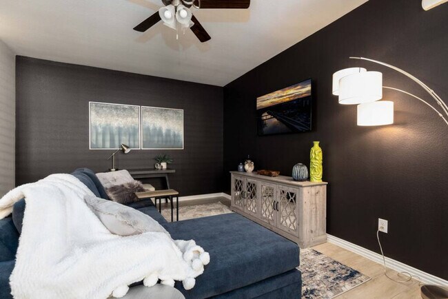 Foto del edificio - 6704 Farsight Dr