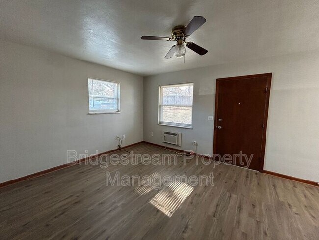 Foto del edificio - 226 E Nottingham Rd