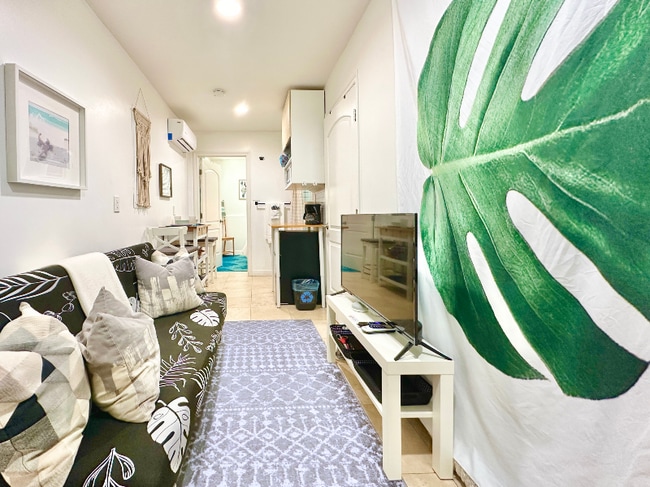 Foto del edificio - 814 W Beach Ave