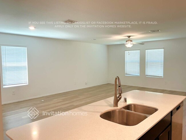 Foto del edificio - 10527 Sewell Cir