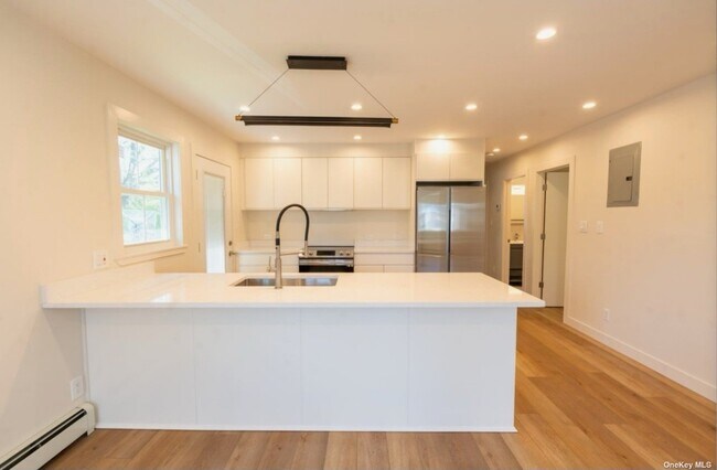 Building Photo - 31 Graywood Rd