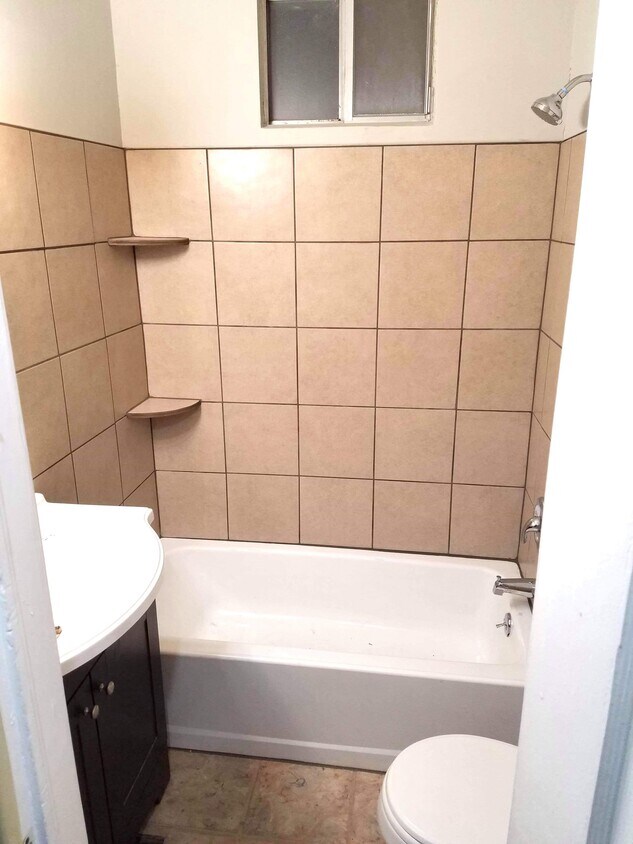 Primary Photo - 388 Oak St