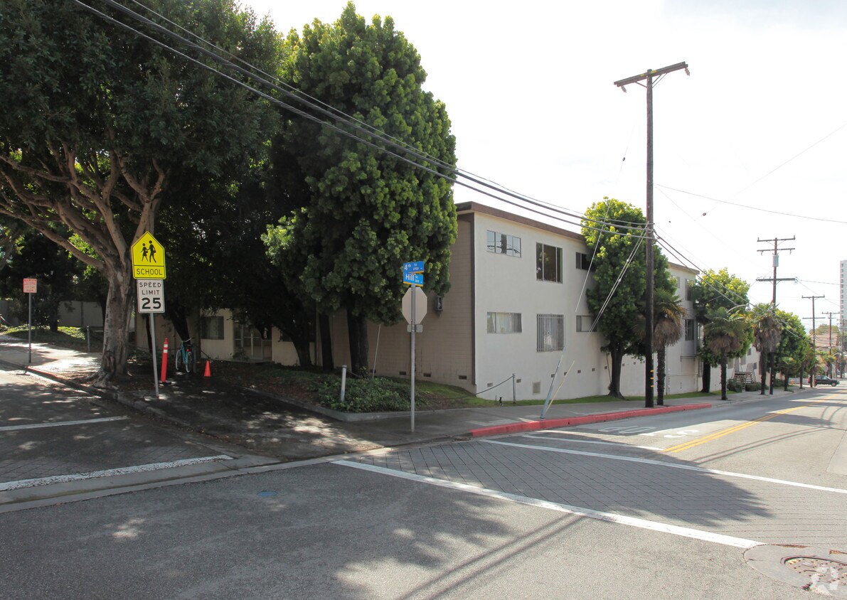2704 4th St - Casa