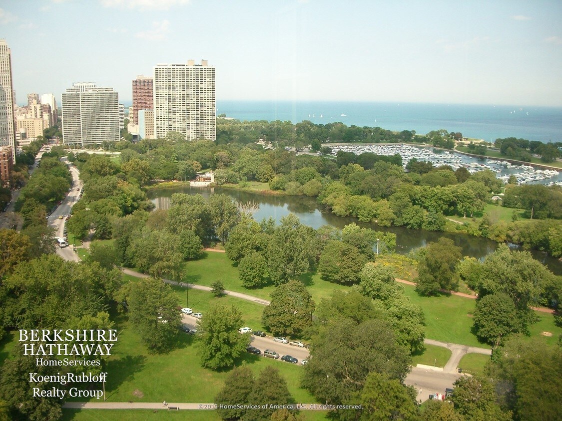 Foto del edificio - 345 W Fullerton Pkwy