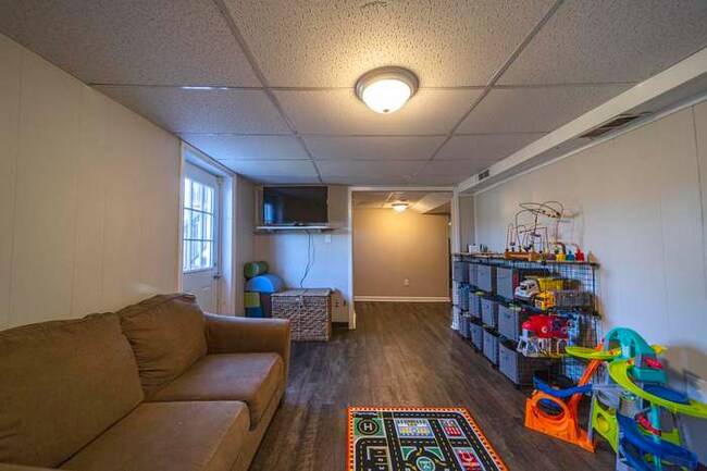 Foto del edificio - 1030 Maywood Dr