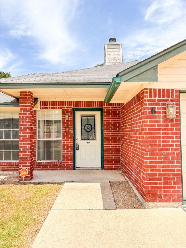 Building Photo - 6 Bay Ct