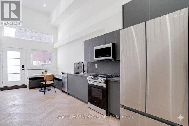 Building Photo - 861 O'Connor Dr