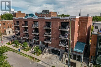 Building Photo - 132 Daly Ave