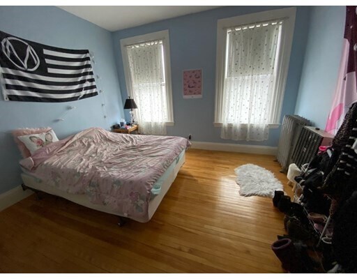 Primary Photo - 1060 Beacon St