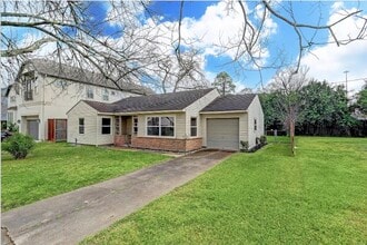 Building Photo - 4627 Maple St