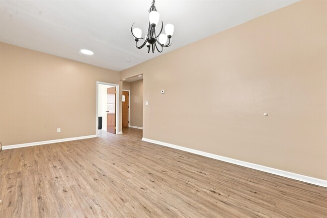 Building Photo - 164 W 31st St