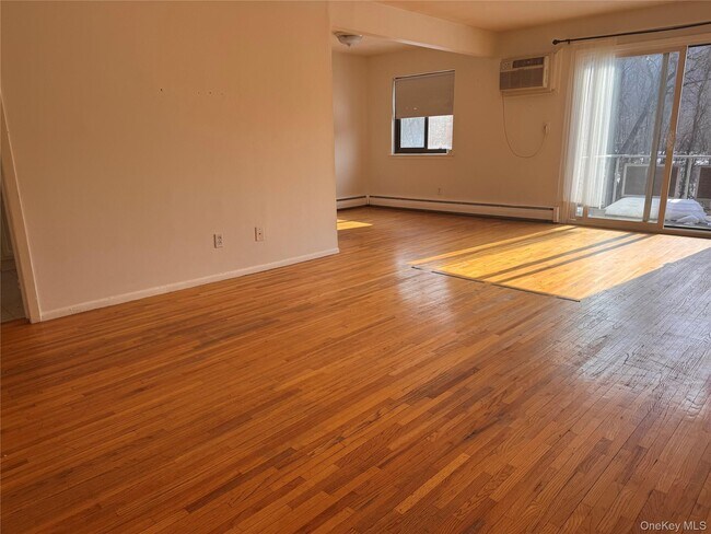 Foto del edificio - 12 Charles Ln