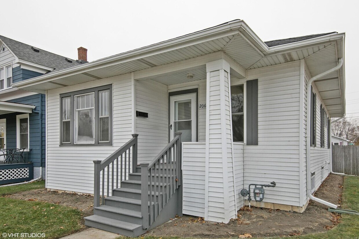Foto principal - 2064 Blake Ave