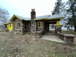 Building Photo - 19 Evelyn Ln