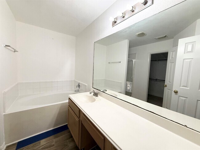 Foto del edificio - 13810 Audra Ln