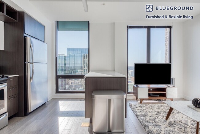 Foto del edificio - 11850 Freedom Dr