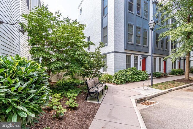 Building Photo - 827 Wythe St