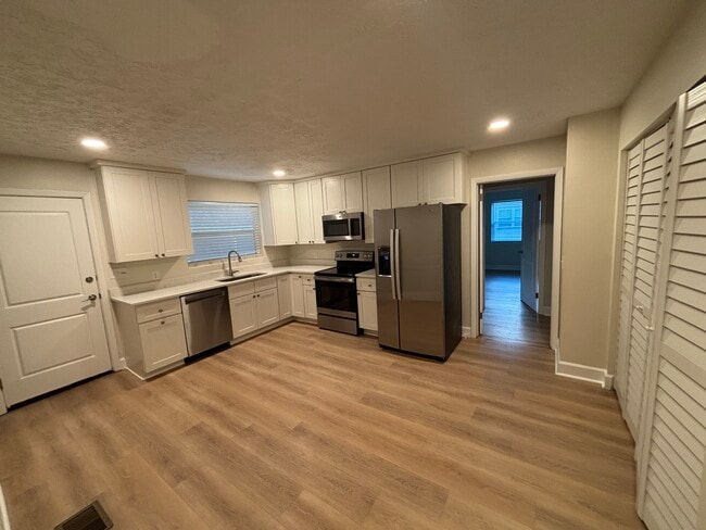 Lots of storage, washer and dryer in unit and dishwasher - 3142 Belden Cir