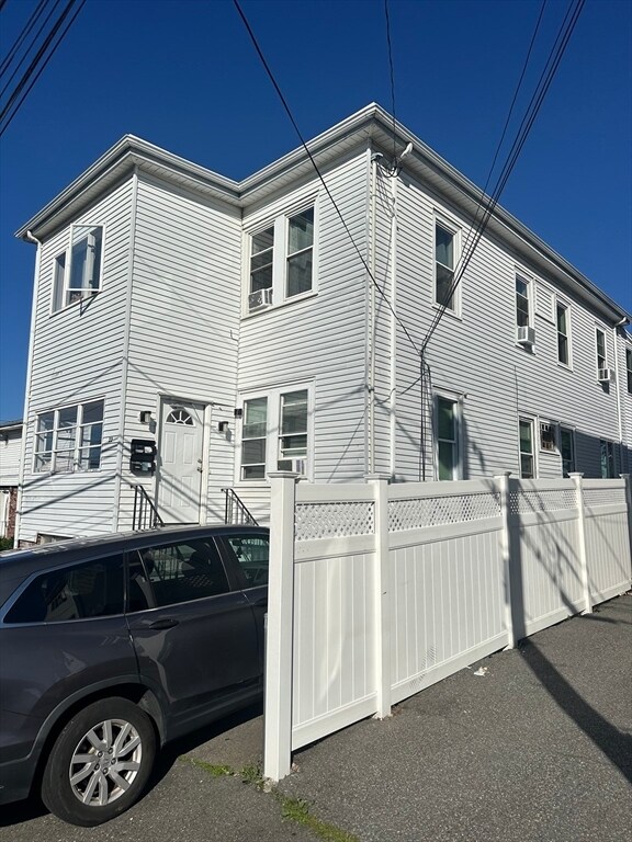 Primary Photo - 22 Francis St