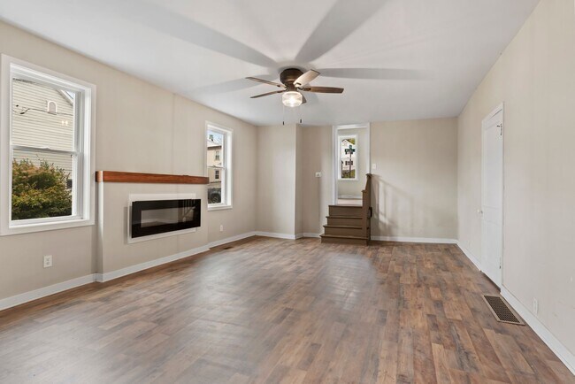 Foto del edificio - Stunning Renovated Home – 3 Bed / 1 Bath |...