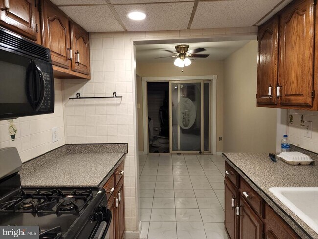Building Photo - 62 King Henry Cir