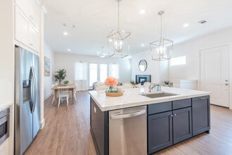 Building Photo - East Love Dallas Townhomes