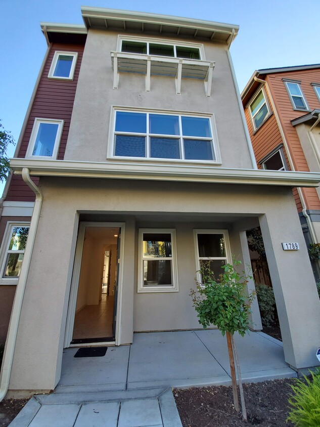 Foto principal - 1789 Infinity Way