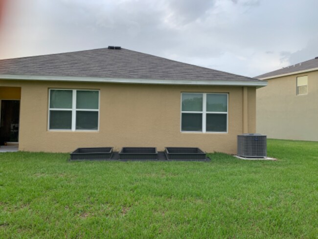 Building Photo - 9909 Warm Stone St