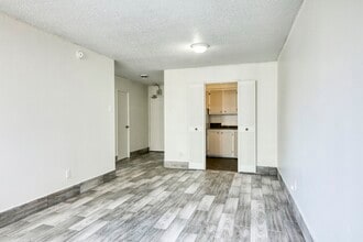 Building Photo - 2285 Rue St Mathieu