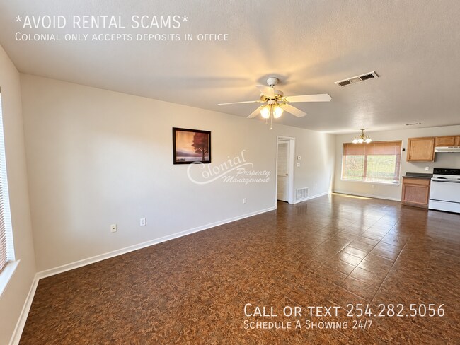 Building Photo - 405 S Amy Ln
