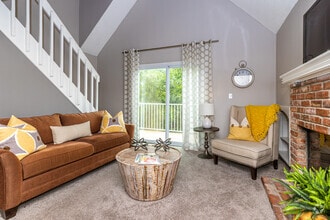 The Lakeview Loft - Living - Hunter's Pointe Apartments